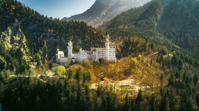Neuschwanstein mountains summer and lake - Alpinbus, private airport transfers to Alps and back